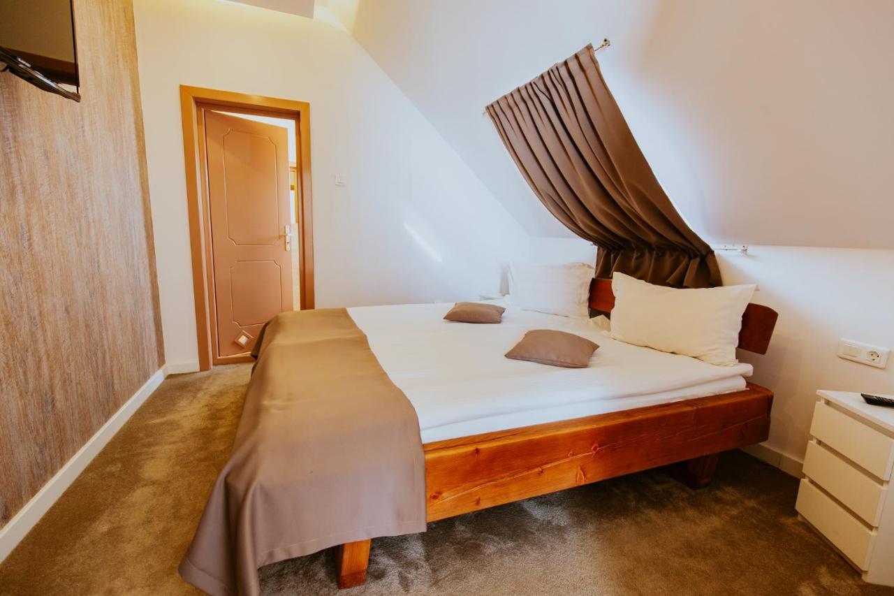 Hotel Restaurant Park Miercurea Ciuc Ngoại thất bức ảnh